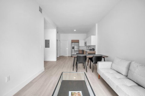 Touwnhouse à louer à Hallandale Beach, Floride: 2 chambres, 82.13 m2 № 2439169 - photo 2