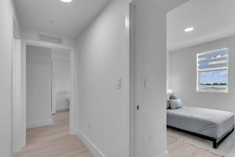 Touwnhouse à louer à Hallandale Beach, Floride: 2 chambres, 82.13 m2 № 2439169 - photo 11