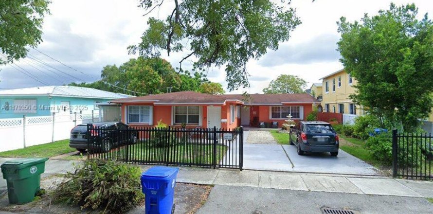 Immobilier commercial à Miami, Floride 215.53 m2 № 1925179
