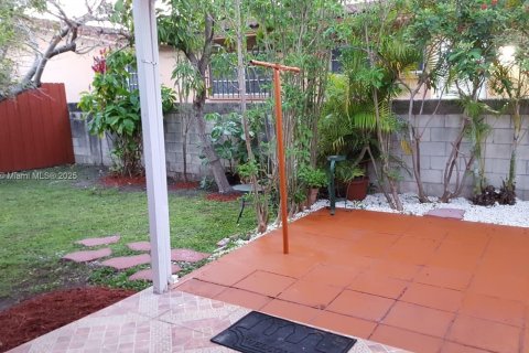 Immobilier commercial à vendre à Miami, Floride: 215.53 m2 № 1925179 - photo 11
