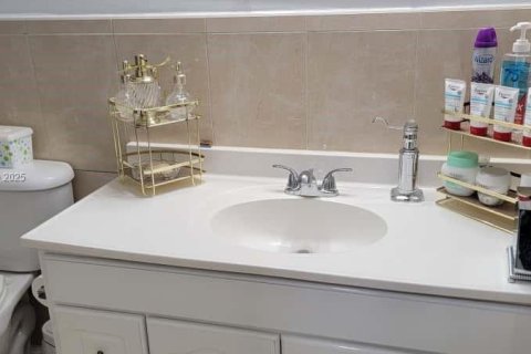 Immobilier commercial à vendre à Miami, Floride: 215.53 m2 № 1925179 - photo 17