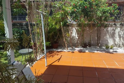 Immobilier commercial à vendre à Miami, Floride: 215.53 m2 № 1925179 - photo 9