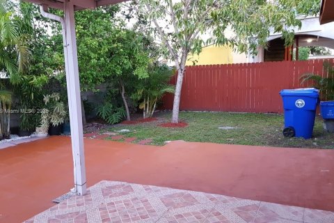 Immobilier commercial à vendre à Miami, Floride: 215.53 m2 № 1925179 - photo 13