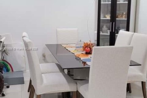 Immobilier commercial à vendre à Miami, Floride: 215.53 m2 № 1925179 - photo 15