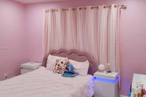 Immobilier commercial à vendre à Miami, Floride: 215.53 m2 № 1925179 - photo 20