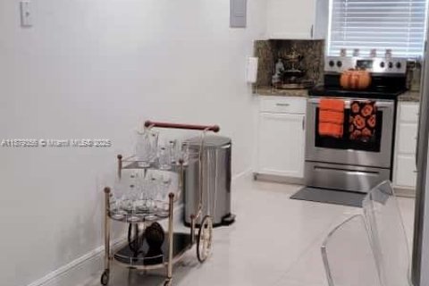 Immobilier commercial à vendre à Miami, Floride: 215.53 m2 № 1925179 - photo 14
