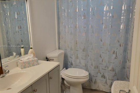 Immobilier commercial à vendre à Miami, Floride: 215.53 m2 № 1925179 - photo 7