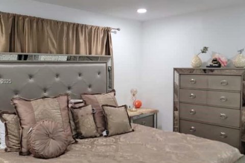 Immobilier commercial à vendre à Miami, Floride: 215.53 m2 № 1925179 - photo 19