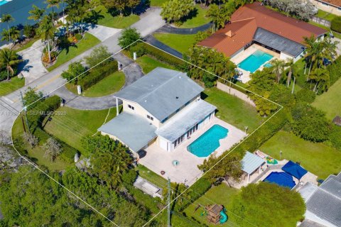 Дом в Пайнкрест, Флорида 5 спален, 355.54м2 № 2052694