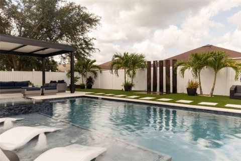 Villa ou maison à vendre à Winter Garden, Floride: 4 chambres, 250.93 m2 № 2344774 - photo 8