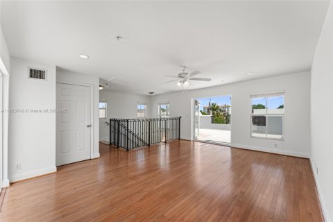 Townhouse in Fort Lauderdale, Florida 3 bedrooms, 273.69 sq.m. № 1788597 - photo 9