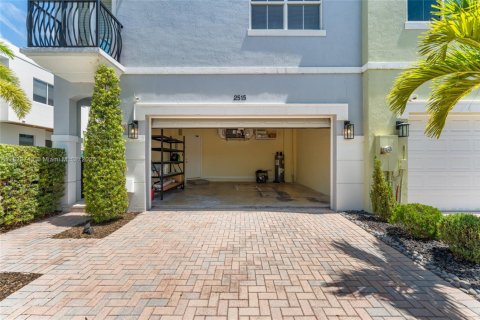 Townhouse in Fort Lauderdale, Florida 3 bedrooms, 273.69 sq.m. № 1788597 - photo 15