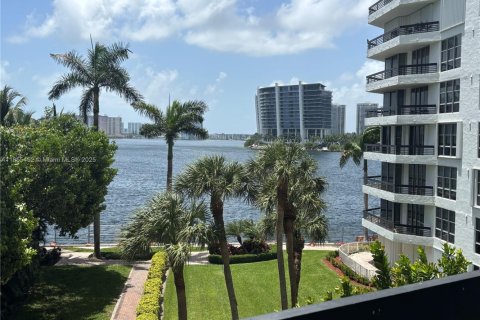 Condo à Aventura, Floride, 2 chambres  № 1962632