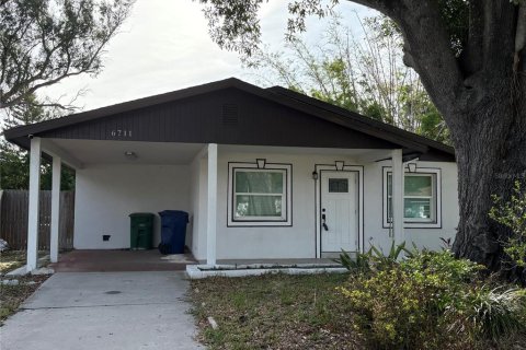 House in Tampa, Florida 3 bedrooms, 106.74 sq.m. № 2098240