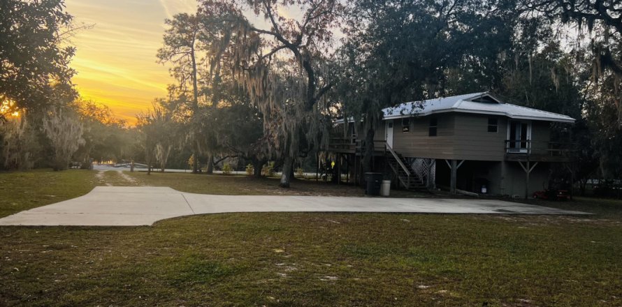 House in Keystone Heights, Florida 3 bedrooms, 93.65 sq.m. № 872876