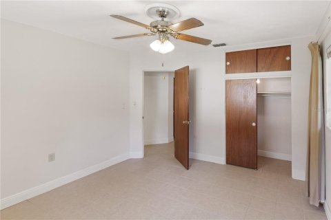 House in Wildwood, Florida 4 bedrooms, 215.35 sq.m. № 1743743 - photo 20