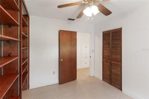House in Wildwood, Florida 4 bedrooms, 215.35 sq.m. № 1743743 - photo 24