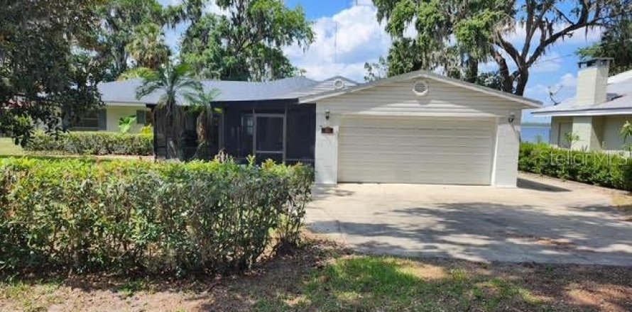 House in Wildwood, Florida 4 bedrooms, 215.35 sq.m. № 1743743