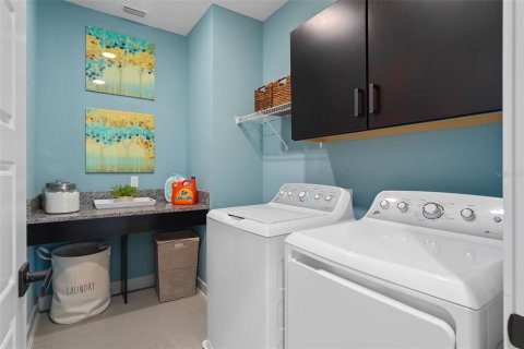 House in Lake Mary, Florida 4 bedrooms, 261.8 sq.m. № 2107123 - photo 29