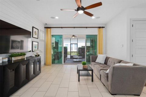 House in Lake Mary, Florida 4 bedrooms, 261.8 sq.m. № 2107123 - photo 18