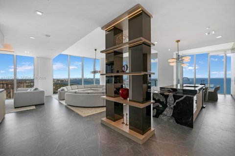 Condo in Miami, Florida, 4 bedrooms № 2078813