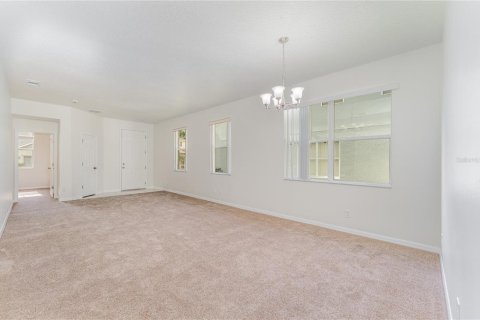 House in Davenport, Florida 4 bedrooms, 182.09 sq.m. № 1885650 - photo 4