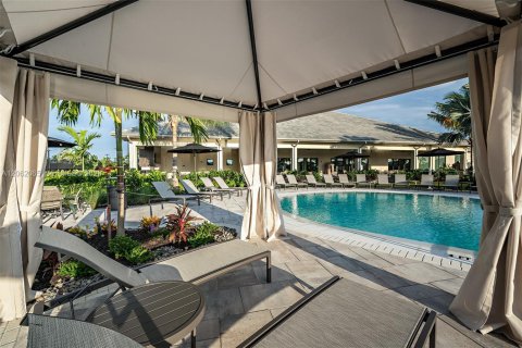 House in Naples, Florida 3 bedrooms № 2191355 - photo 4
