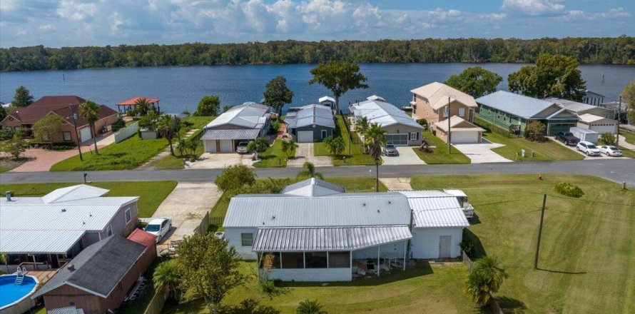 Casa en Welaka, Florida 3 dormitorios, 130.43 m2 № 772650