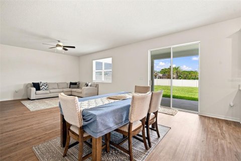 Villa ou maison à vendre à Land O' Lakes, Floride: 4 chambres, 238.39 m2 № 2322606 - photo 17