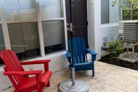 Commercial property in Miami Beach, Florida 730.68 sq.m. № 2012274 - photo 13