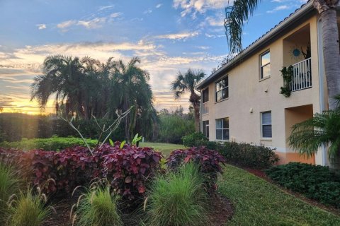 Condominio en alquiler en Venice, Florida, 3 dormitorios, 128.48 m2 № 2166246 - foto 2