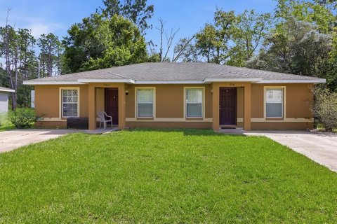 Commercial property in Citrus Springs, Florida 4 bedrooms, 162.58 sq.m. № 2213447