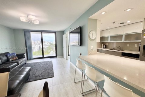 Condo in Sunny Isles Beach, Florida, 1 bedroom  № 2060772 - photo 9