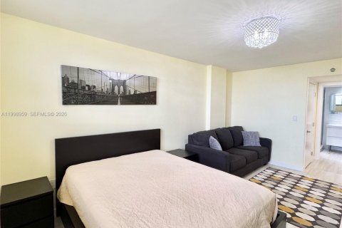Condo in Sunny Isles Beach, Florida, 1 bedroom  № 2060772 - photo 17