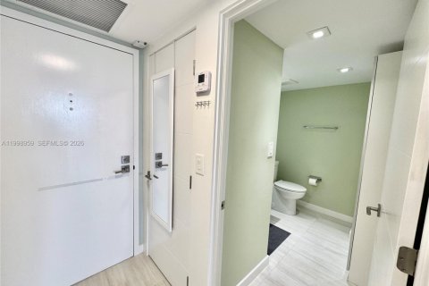 Condo in Sunny Isles Beach, Florida, 1 bedroom  № 2060772 - photo 25