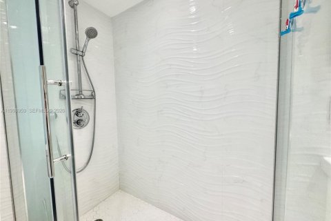 Condo in Sunny Isles Beach, Florida, 1 bedroom  № 2060772 - photo 24