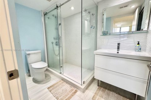 Condo in Sunny Isles Beach, Florida, 1 bedroom  № 2060772 - photo 22