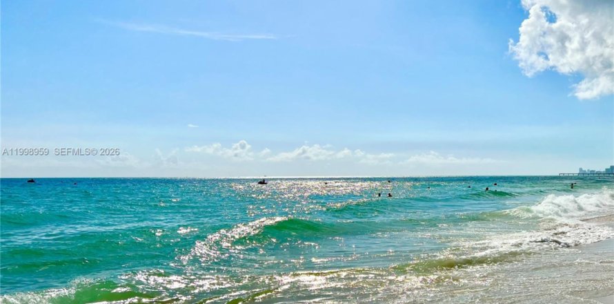 Condo in Sunny Isles Beach, Florida, 1 bedroom  № 2060772