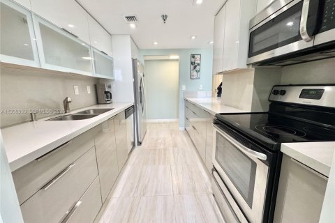 Condo in Sunny Isles Beach, Florida, 1 bedroom  № 2060772 - photo 13