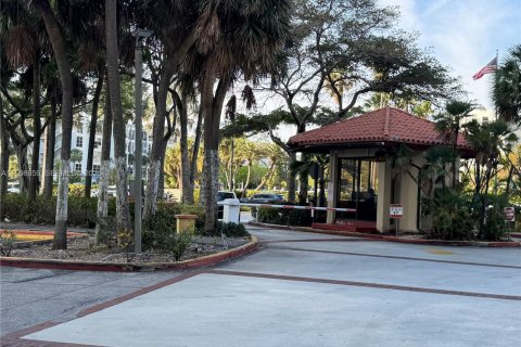 Condo in Sunny Isles Beach, Florida, 1 bedroom  № 2060772 - photo 4