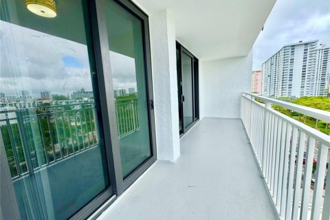 Condo in Sunny Isles Beach, Florida, 1 bedroom  № 2060772 - photo 6