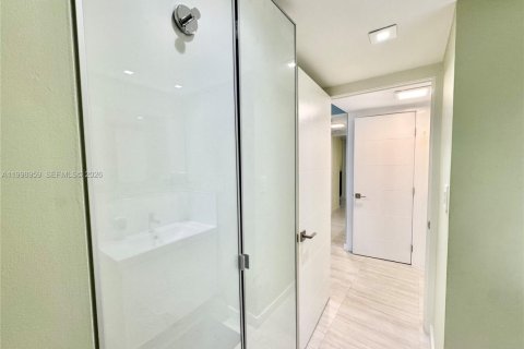 Condo in Sunny Isles Beach, Florida, 1 bedroom  № 2060772 - photo 27