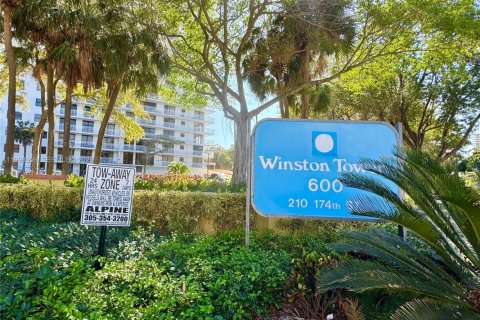 Condo in Sunny Isles Beach, Florida, 1 bedroom  № 2060772 - photo 3