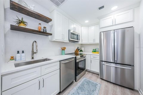 Condominio en alquiler en Saint Petersburg, Florida, 1 dormitorio, 76.46 m2 № 1444535 - foto 5