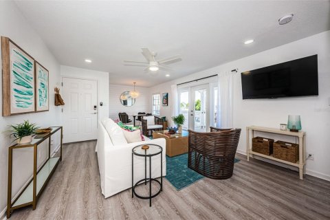 Condominio en alquiler en Saint Petersburg, Florida, 1 dormitorio, 76.46 m2 № 1444535 - foto 13