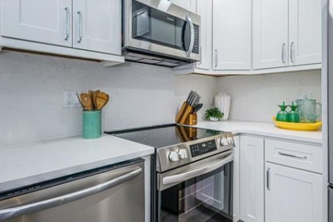 Condominio en alquiler en Saint Petersburg, Florida, 1 dormitorio, 76.46 m2 № 1444535 - foto 7