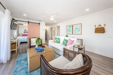Condominio en alquiler en Saint Petersburg, Florida, 1 dormitorio, 76.46 m2 № 1444535 - foto 11
