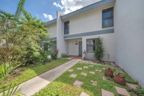 Touwnhouse à Pembroke Pines, Floride 3 chambres, 136.75 m2 № 2417556