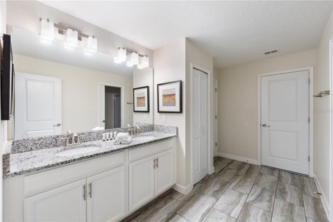 Villa ou maison à vendre à Davenport, Floride: 9 chambres, 363.15 m2 № 2305099 - photo 21