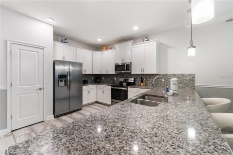 Villa ou maison à vendre à Davenport, Floride: 9 chambres, 363.15 m2 № 2305099 - photo 8